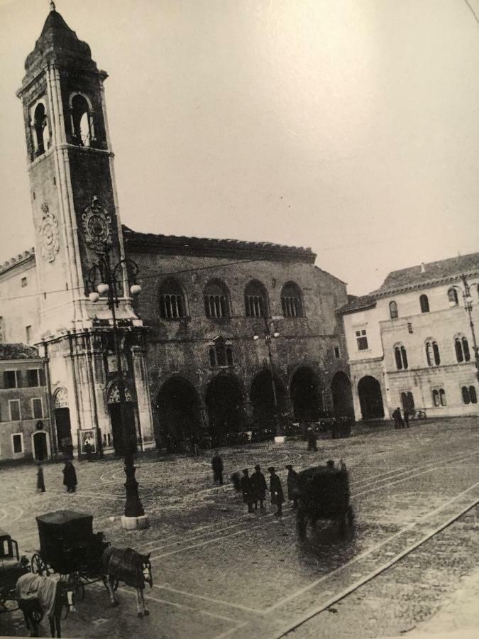 Apartamento Res. Centro Storico Fano Exterior foto